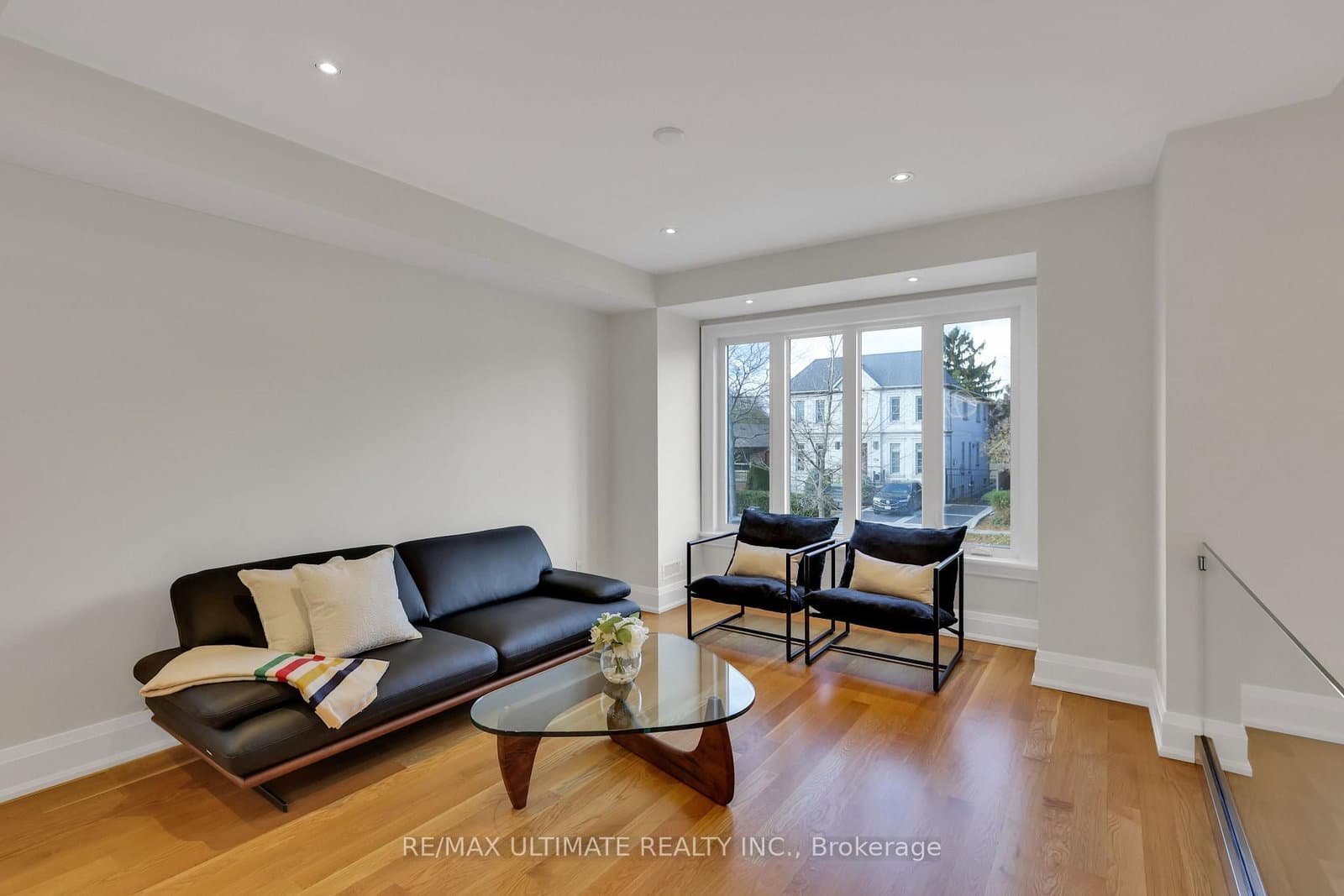 743 Glencairn Avenue thumbnail 2