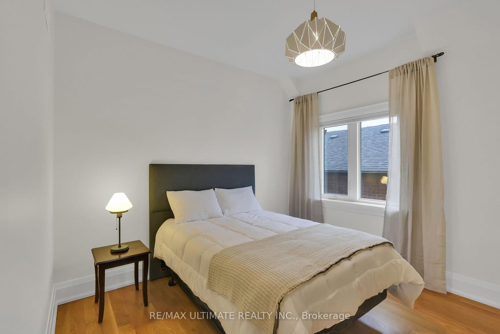 743 Glencairn Avenue thumbnail 24
