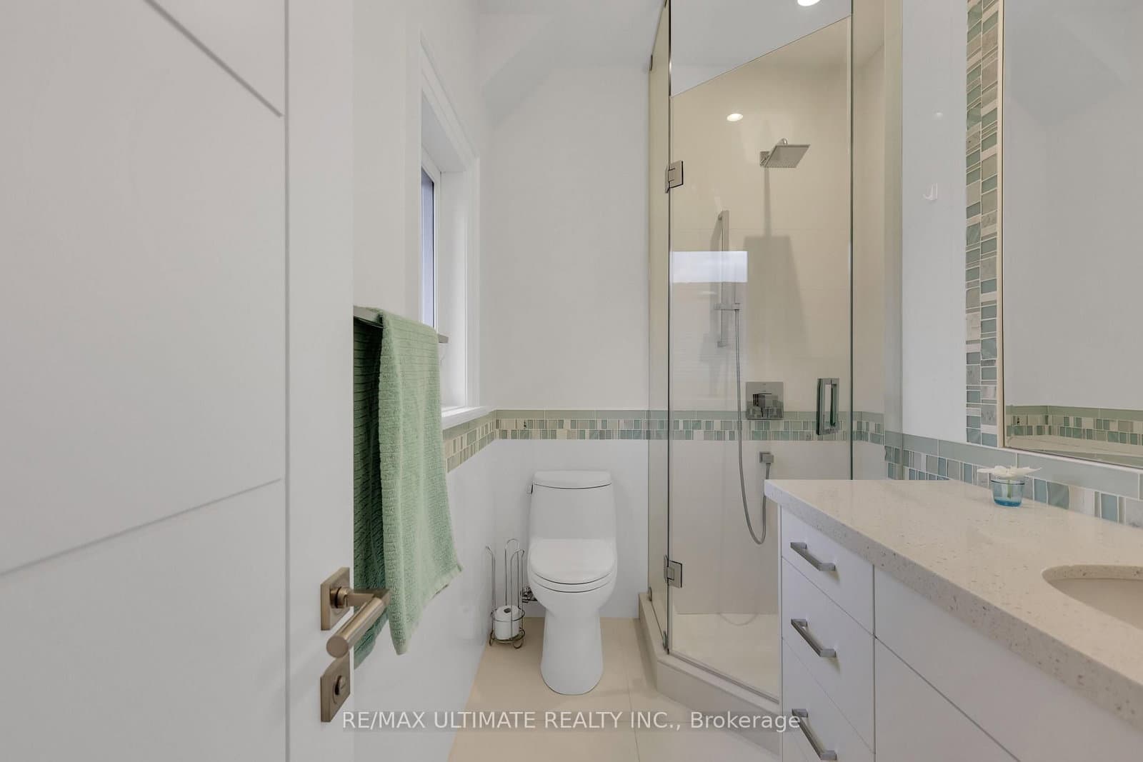743 Glencairn Avenue thumbnail 25