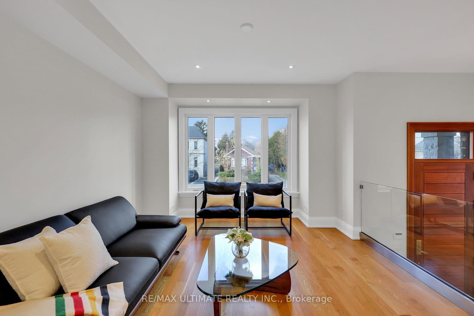 743 Glencairn Avenue thumbnail 3