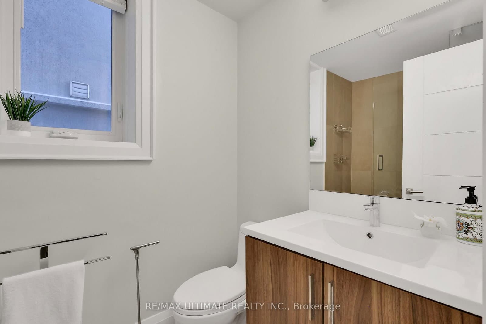 743 Glencairn Avenue thumbnail 37