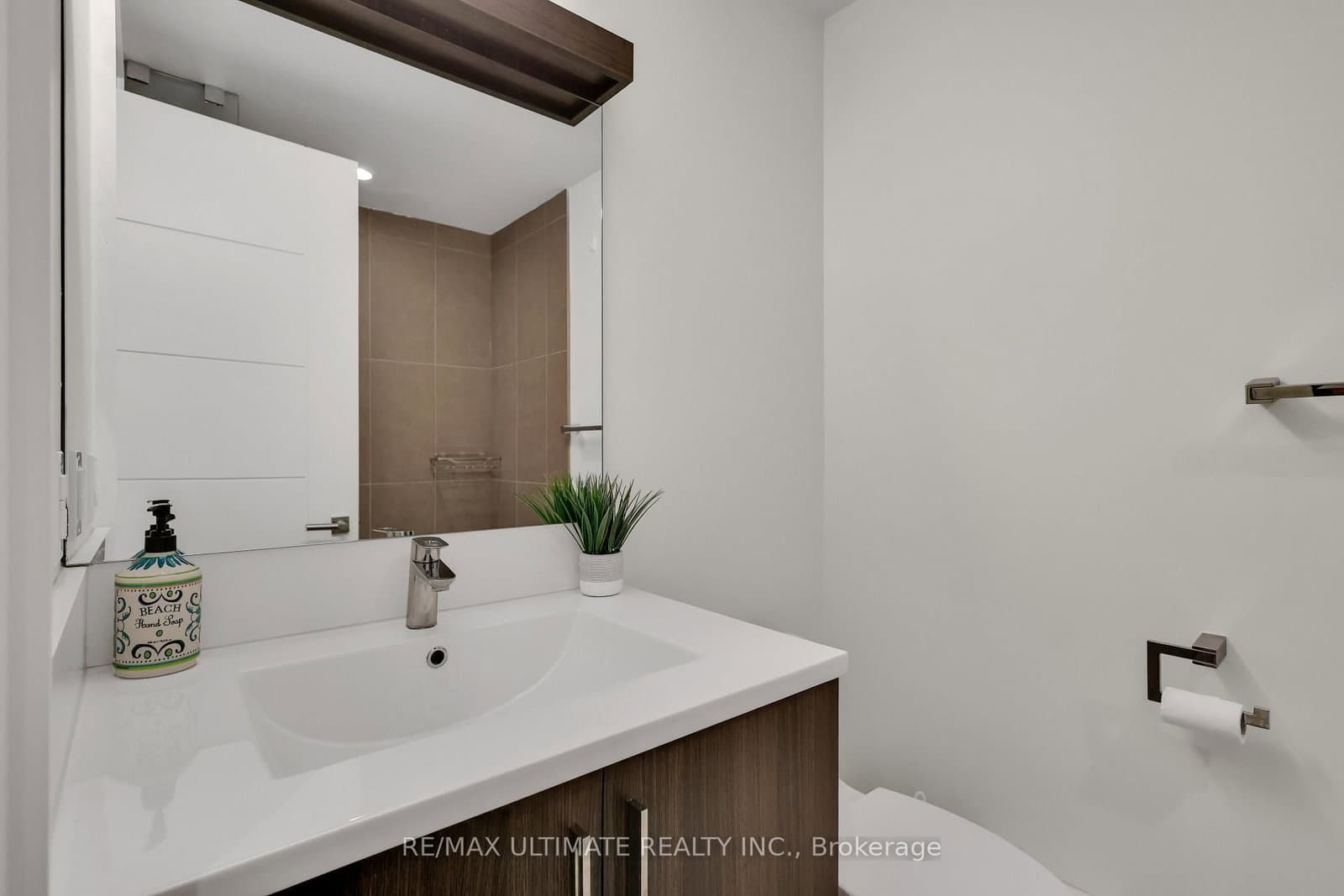 743 Glencairn Avenue thumbnail 42