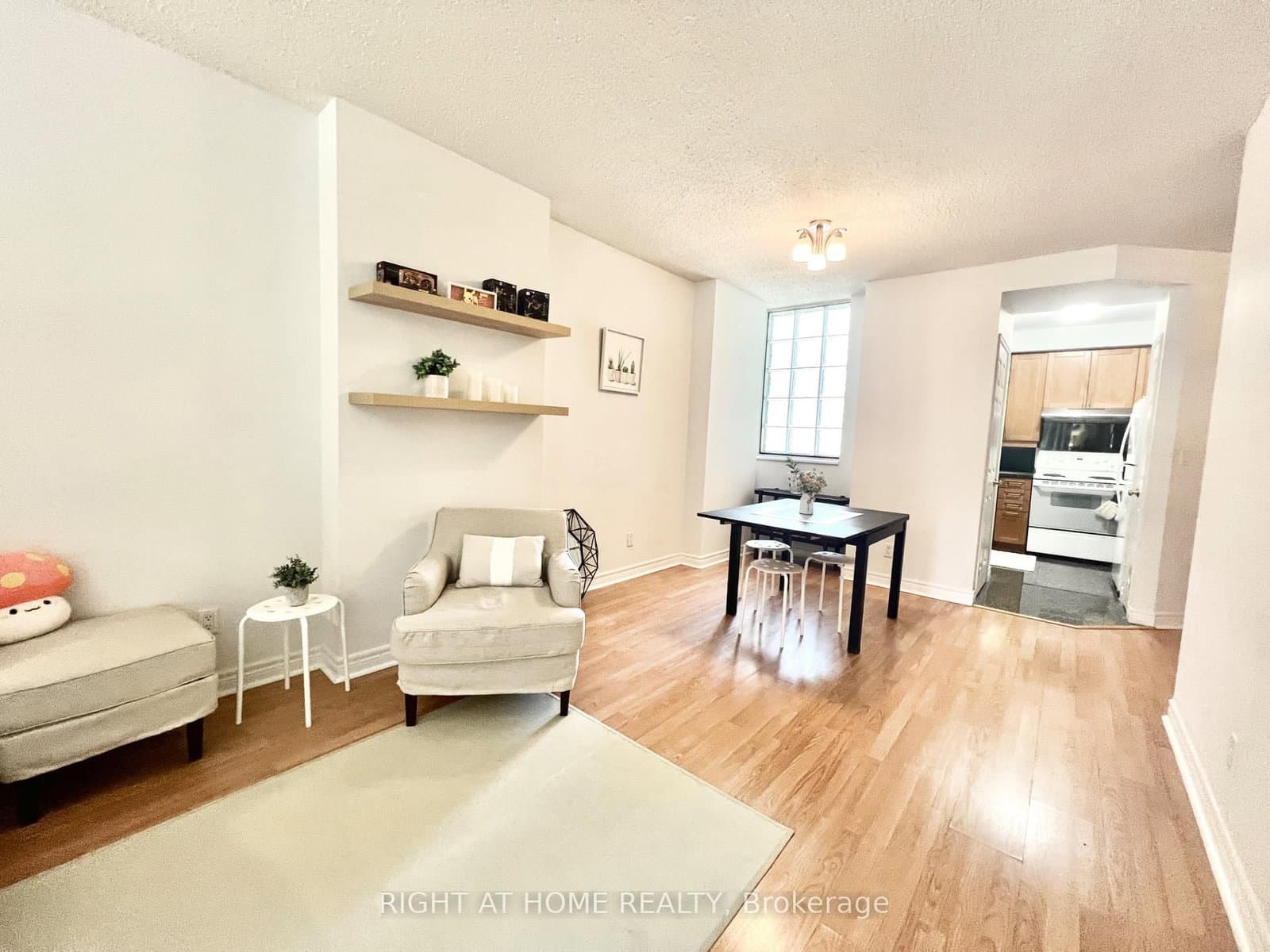 55 Bloor Street E, Unit 1702 thumbnail 11