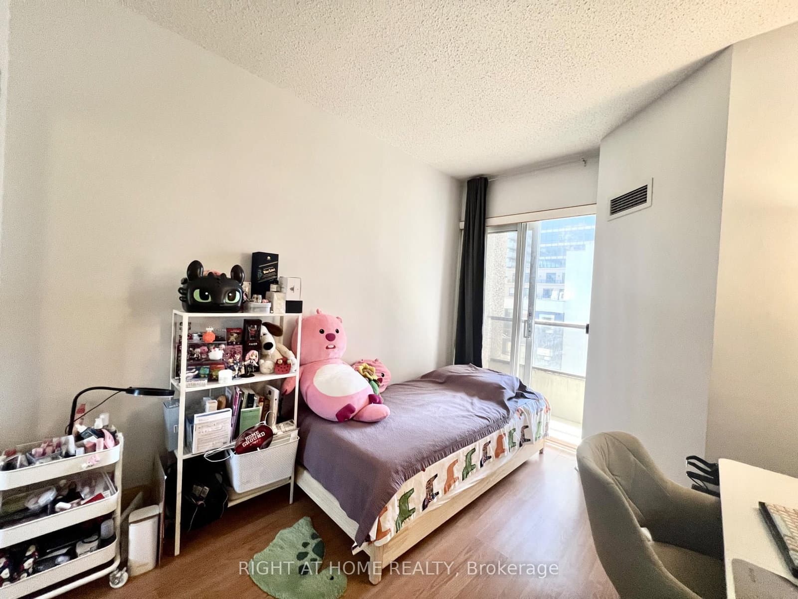 55 Bloor Street E, Unit 1702 thumbnail 12