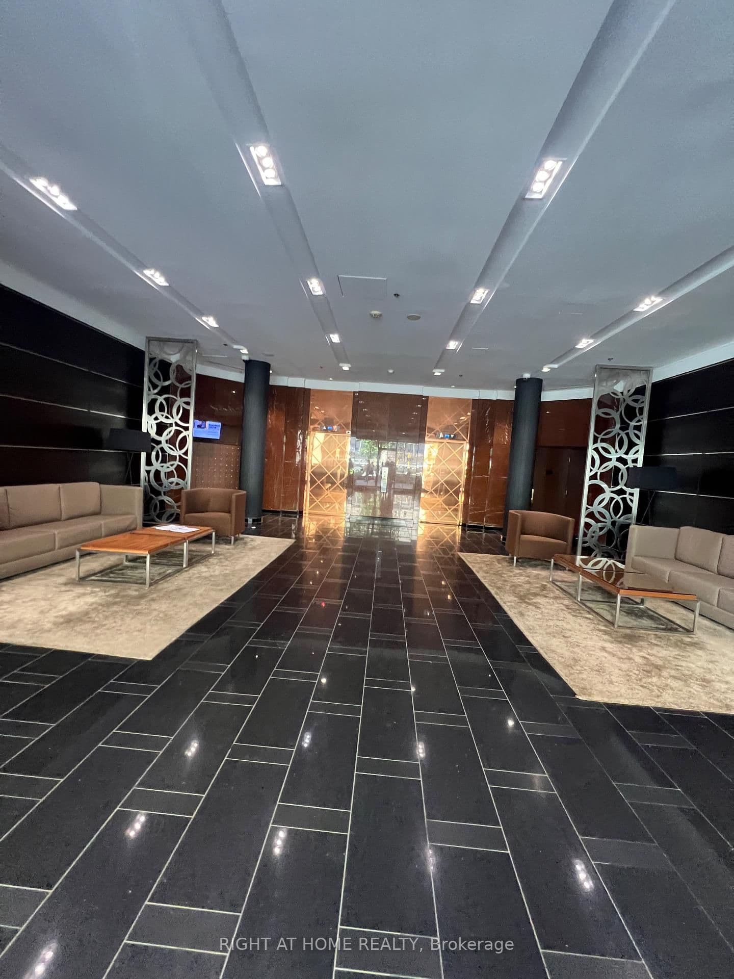 55 Bloor Street E, Unit 1702 thumbnail 25