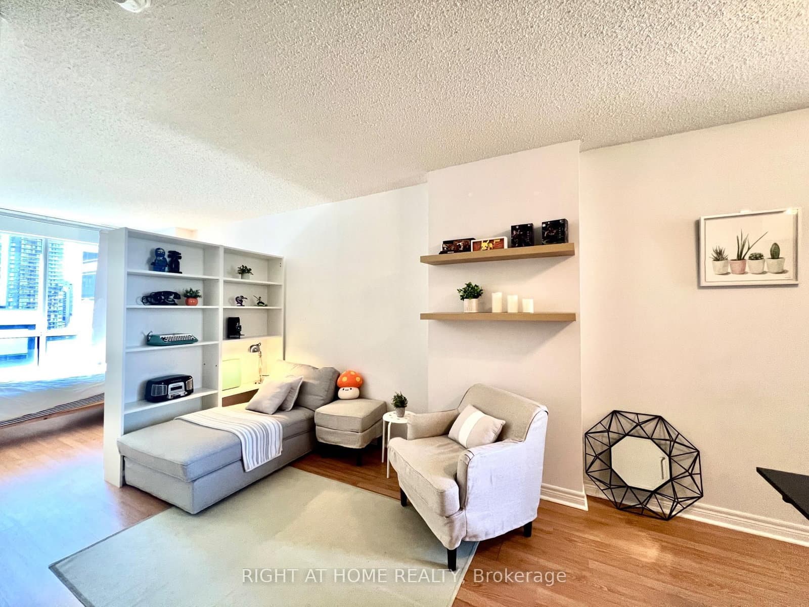 55 Bloor Street E, Unit 1702 thumbnail 6