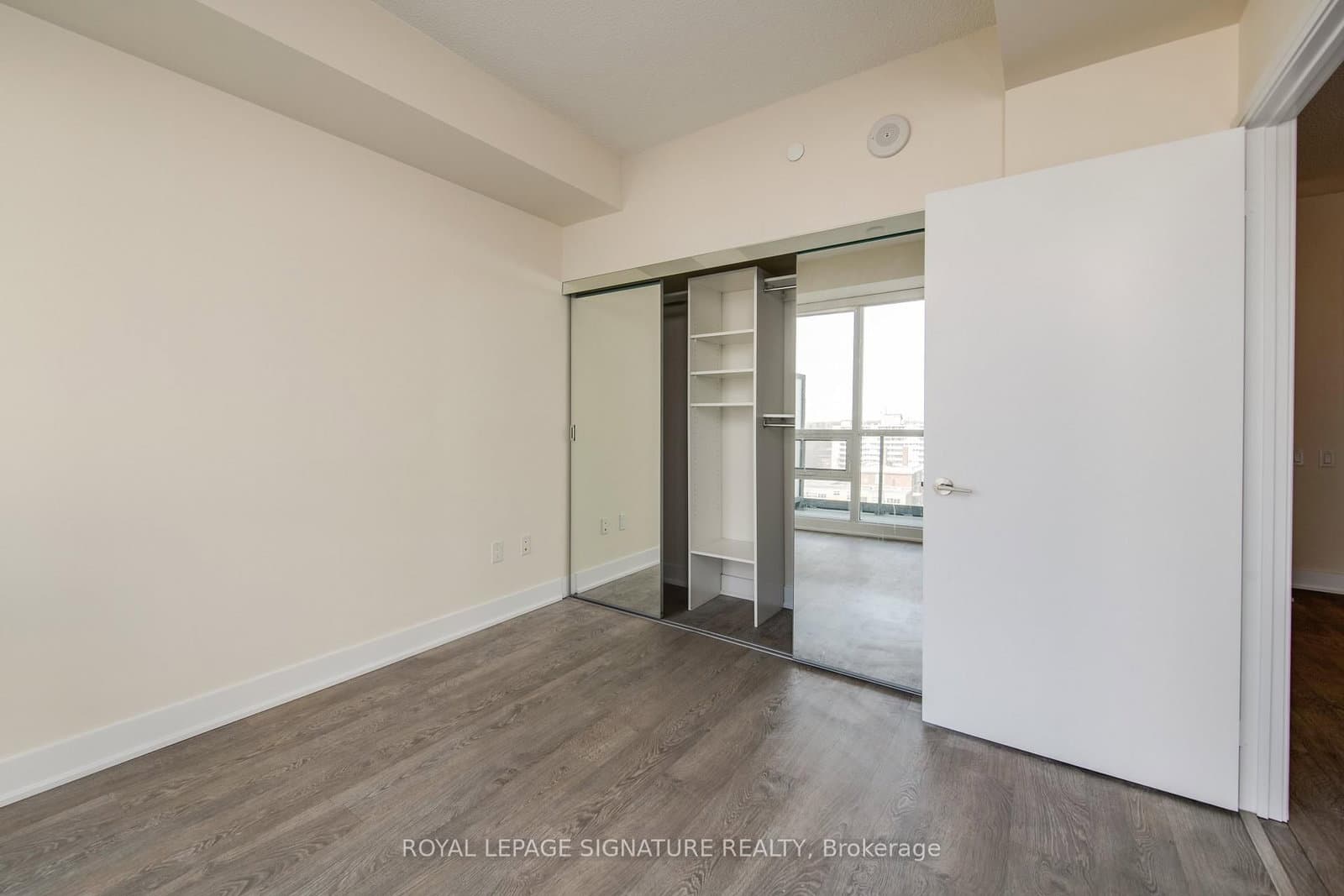 30 Roehampton Avenue, Unit 806 thumbnail 17