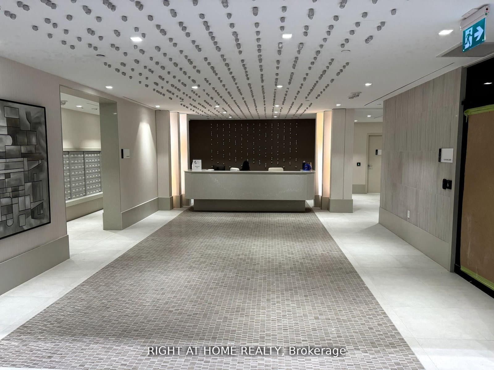 2020 Bathurst Street, Unit 320 thumbnail 2