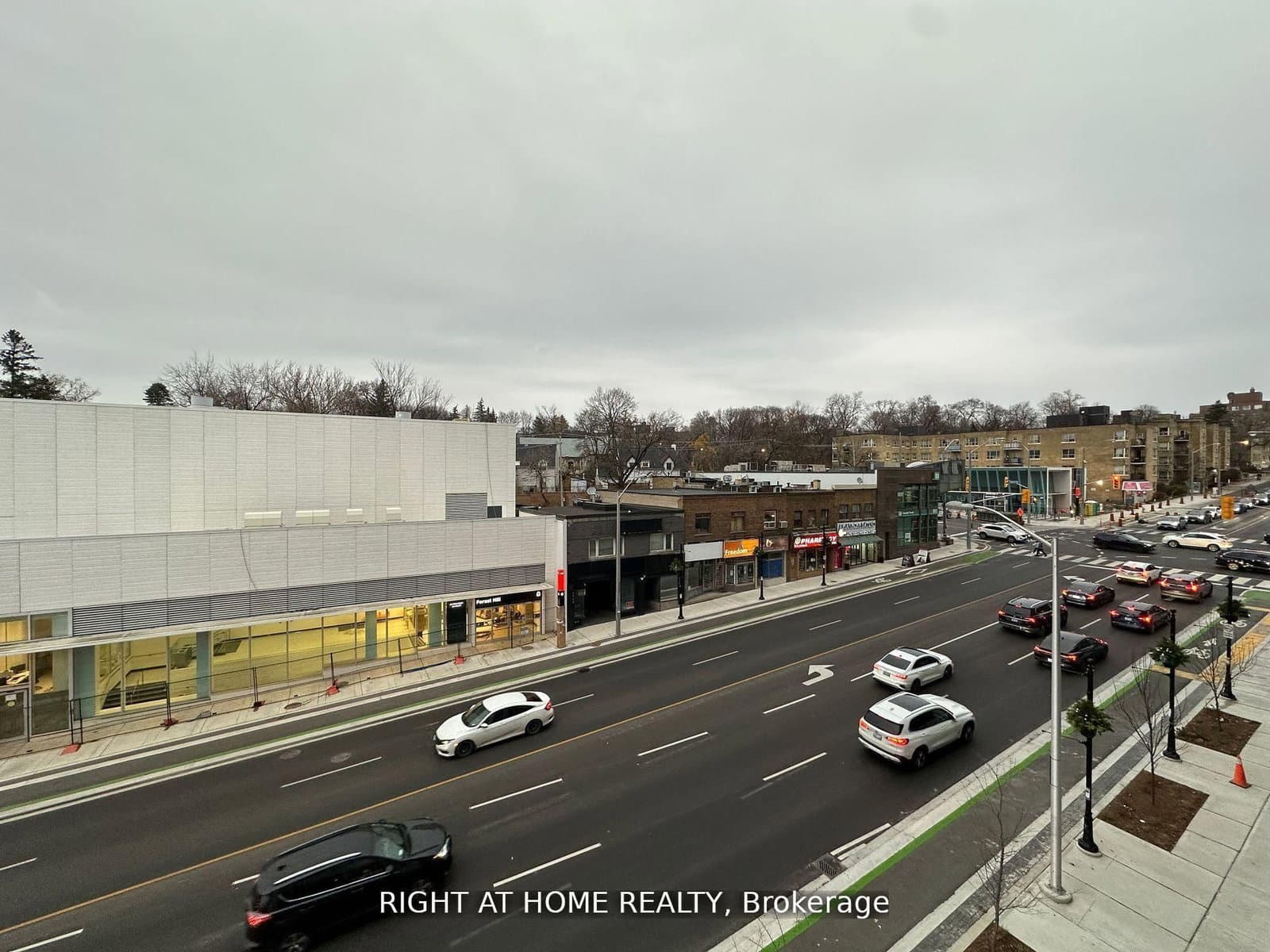 2020 Bathurst Street, Unit 320 thumbnail 5