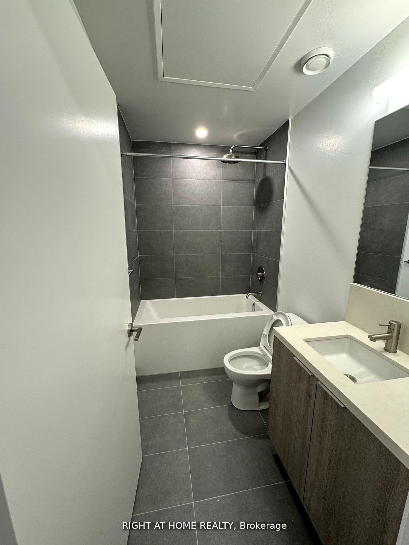 2020 Bathurst Street, Unit 320 thumbnail 6