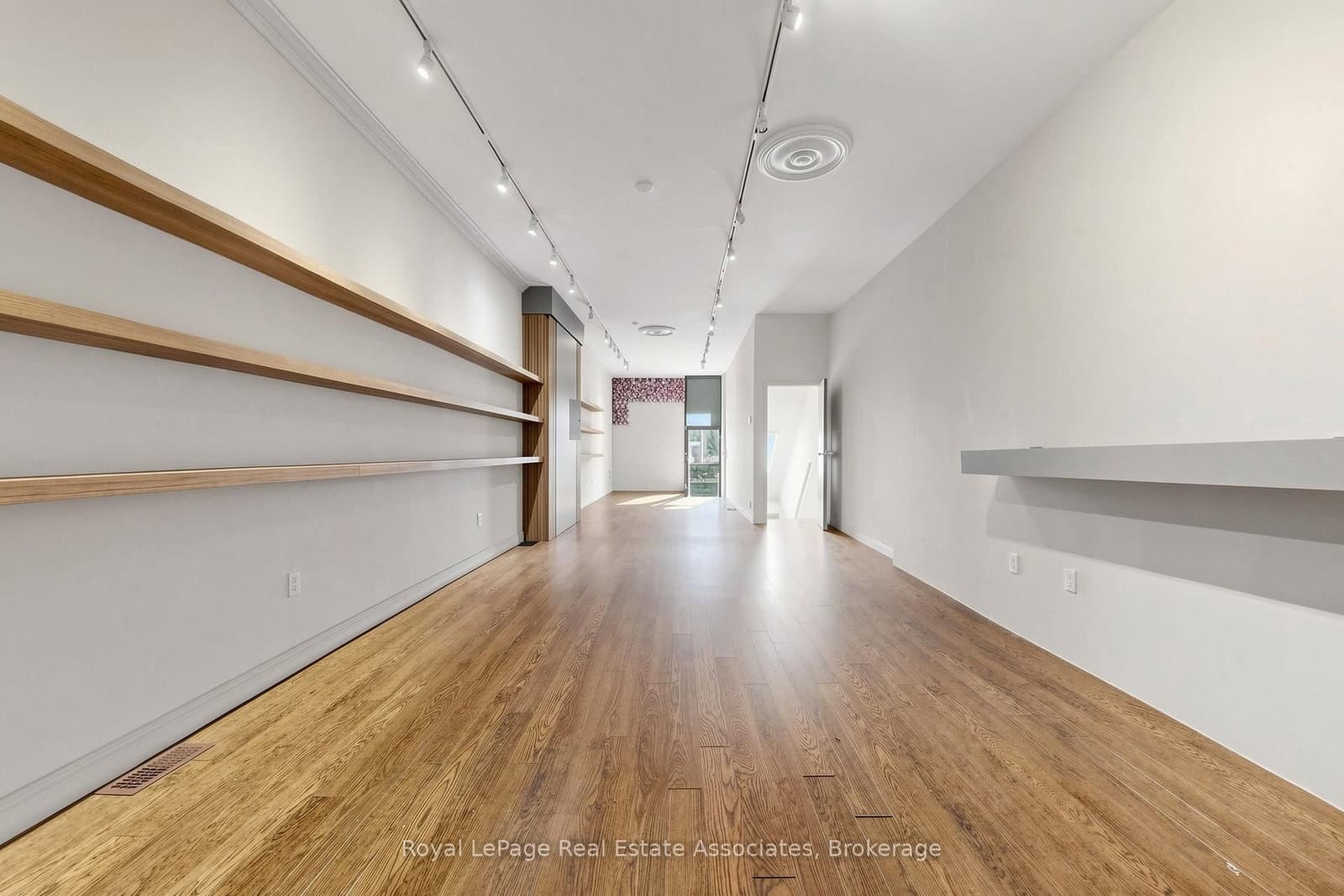 644 Queen Street W thumbnail 12