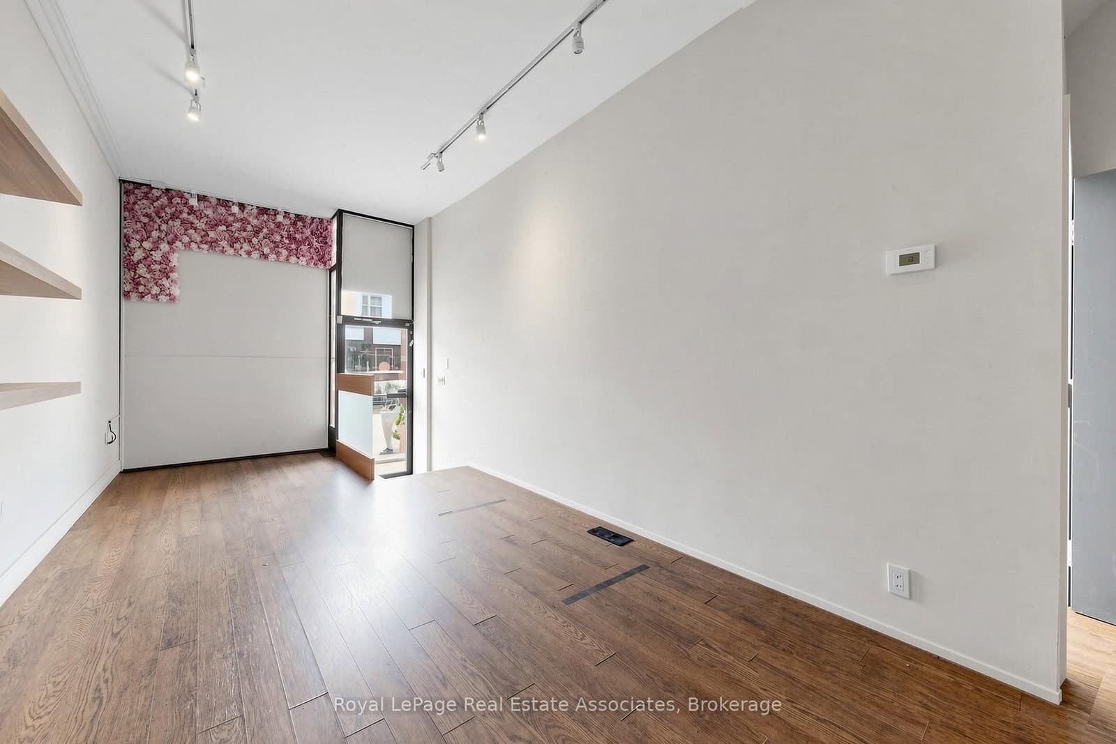 644 Queen Street W thumbnail 5