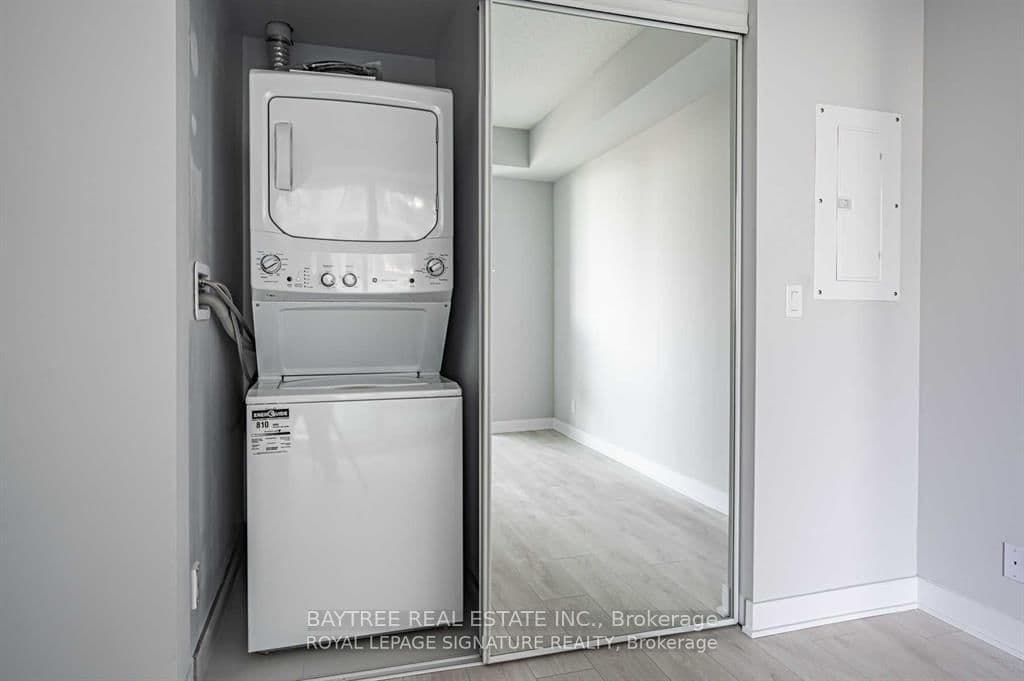 2221 Yonge Street, Unit 1506 thumbnail 12