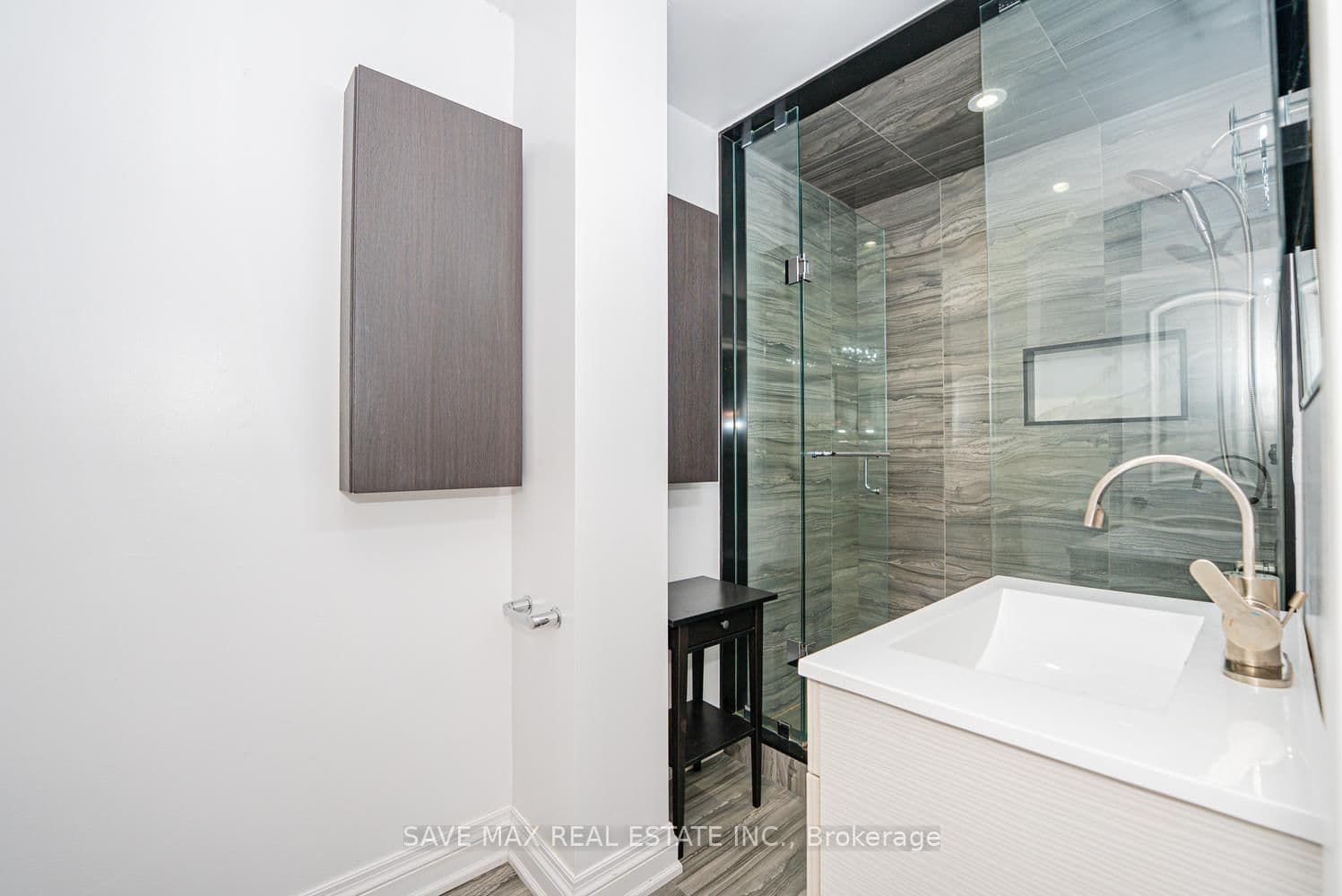18 Levitt Court thumbnail 17