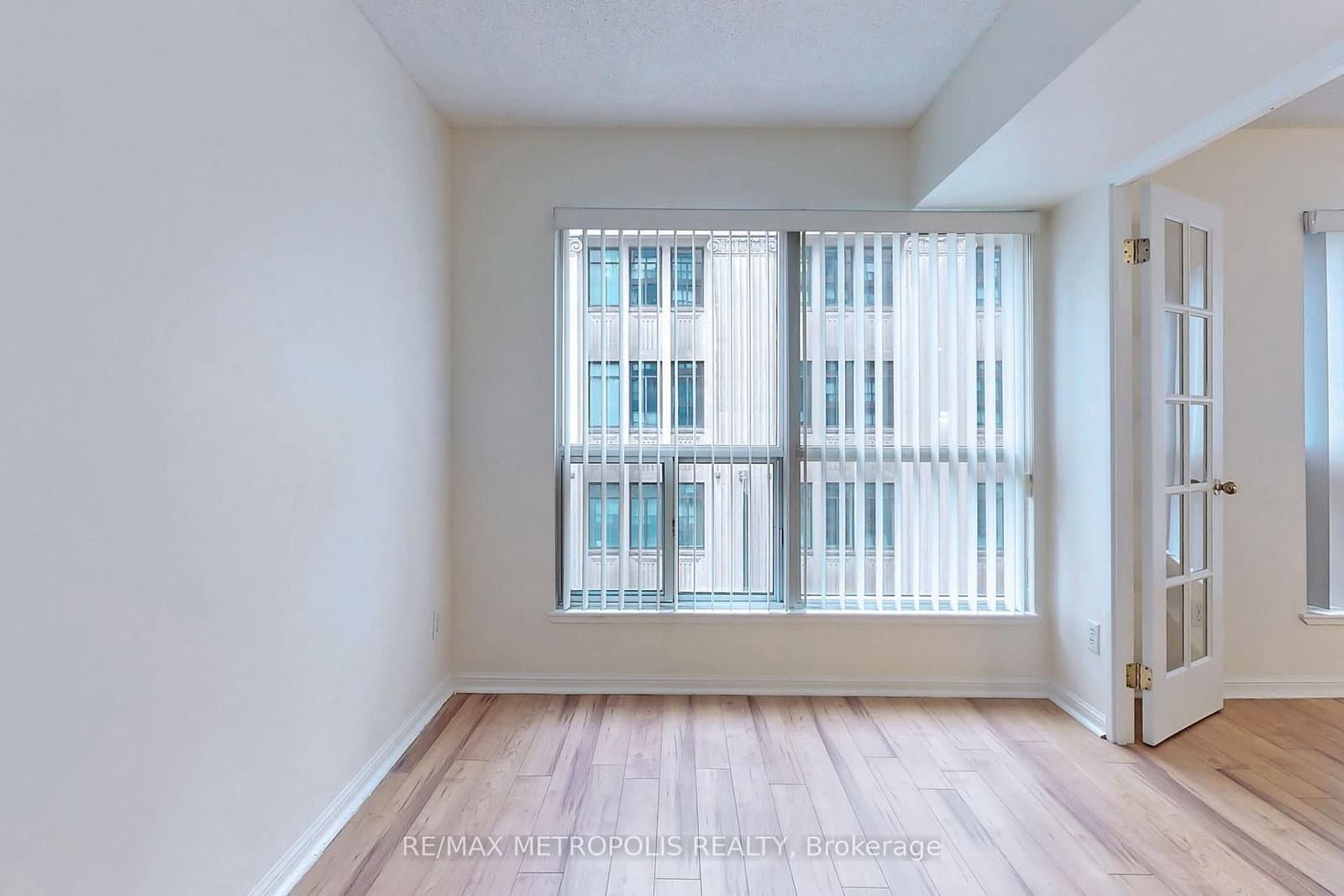 7 Carlton Street, Unit 708 thumbnail 14