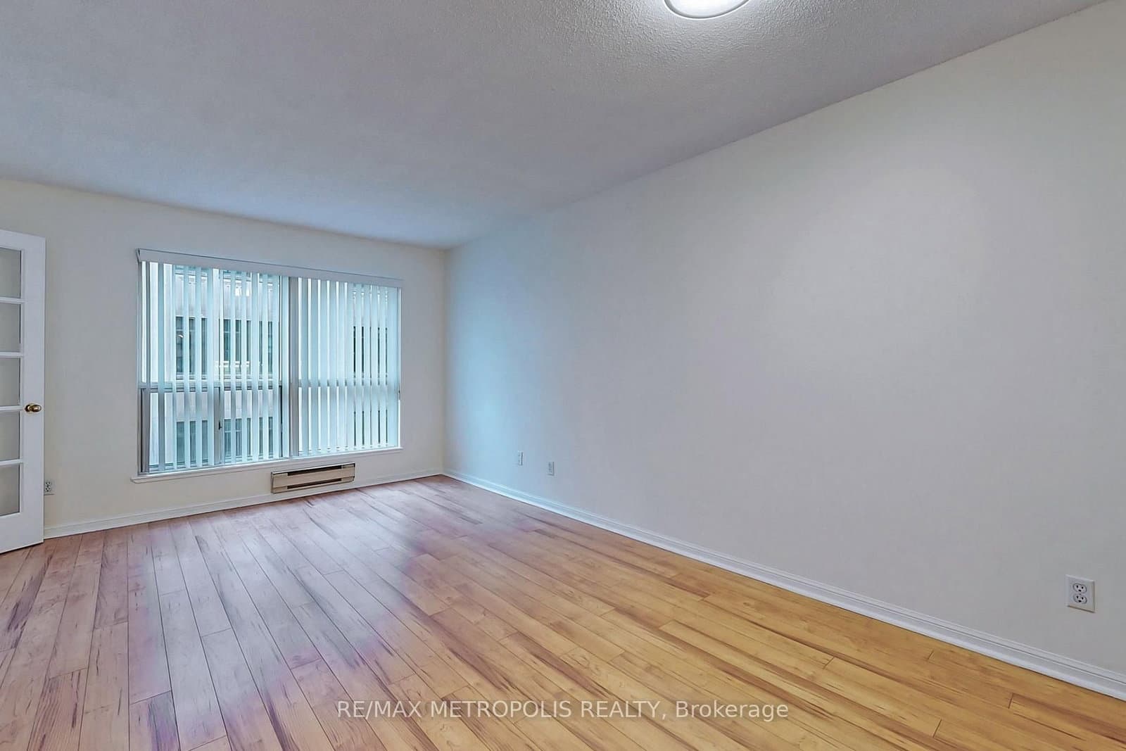 7 Carlton Street, Unit 708 thumbnail 4
