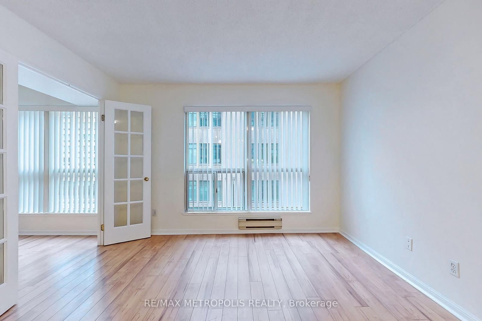 7 Carlton Street, Unit 708 thumbnail 6