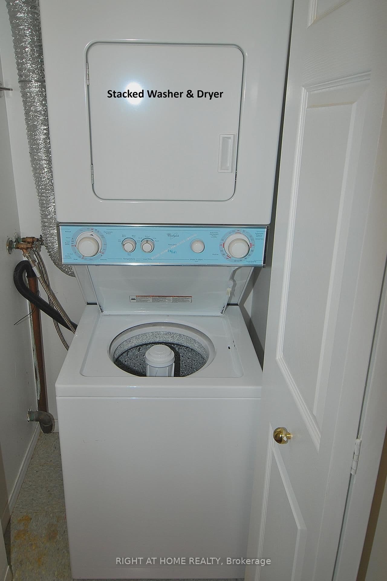 39 Pemberton Avenue, Unit 1009 thumbnail 15