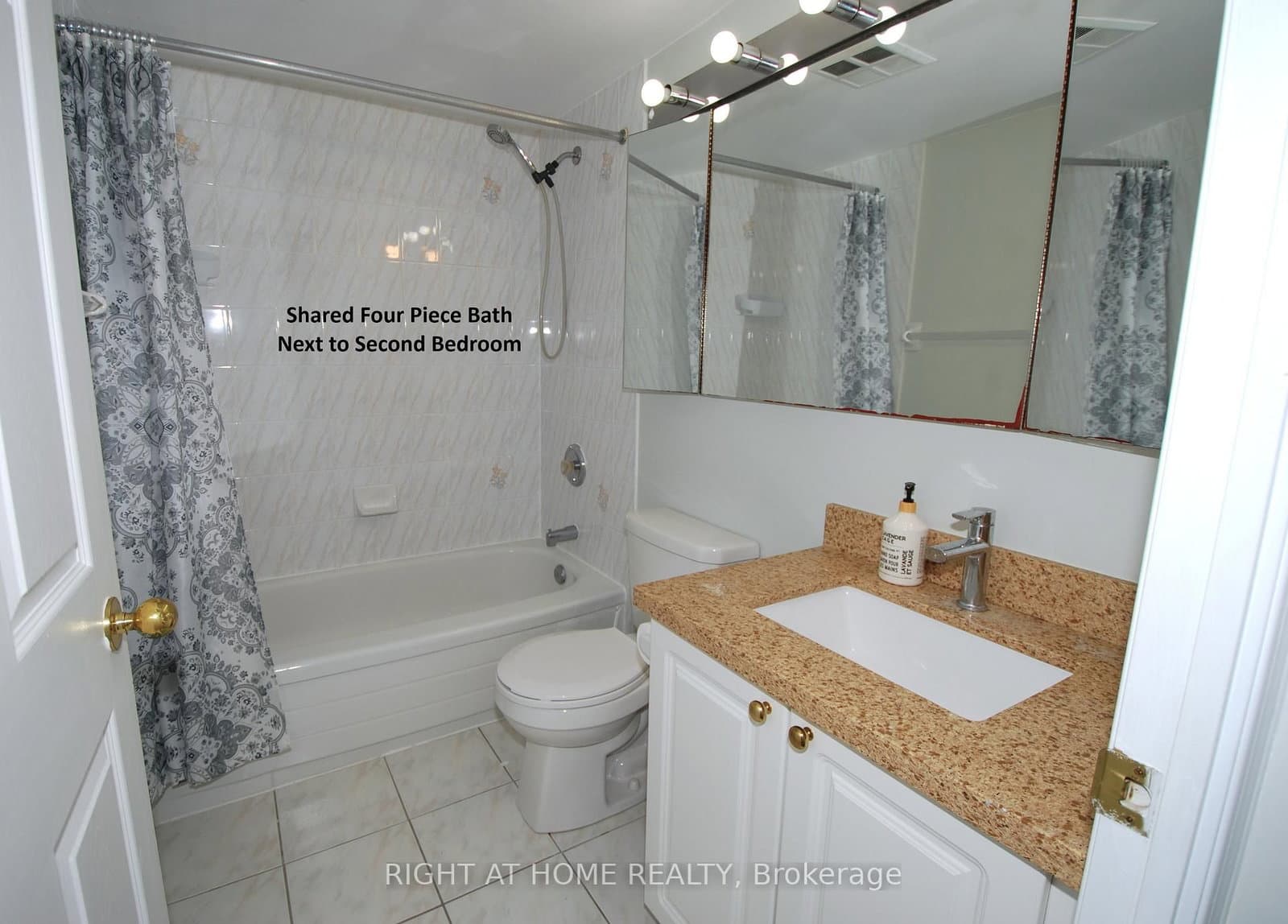 39 Pemberton Avenue, Unit 1009 thumbnail 18