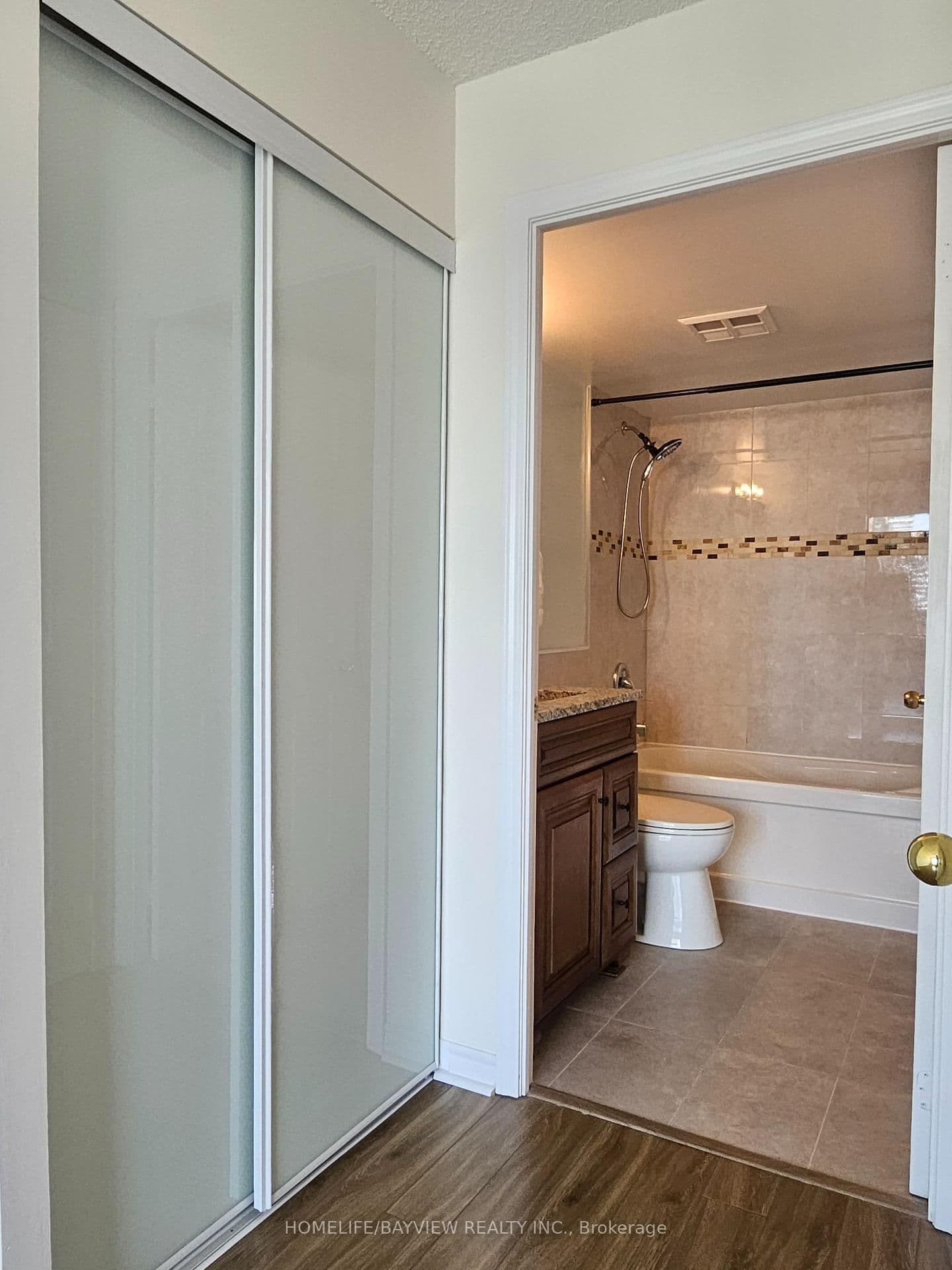 7 Lorraine Drive, Unit 1816 thumbnail 12