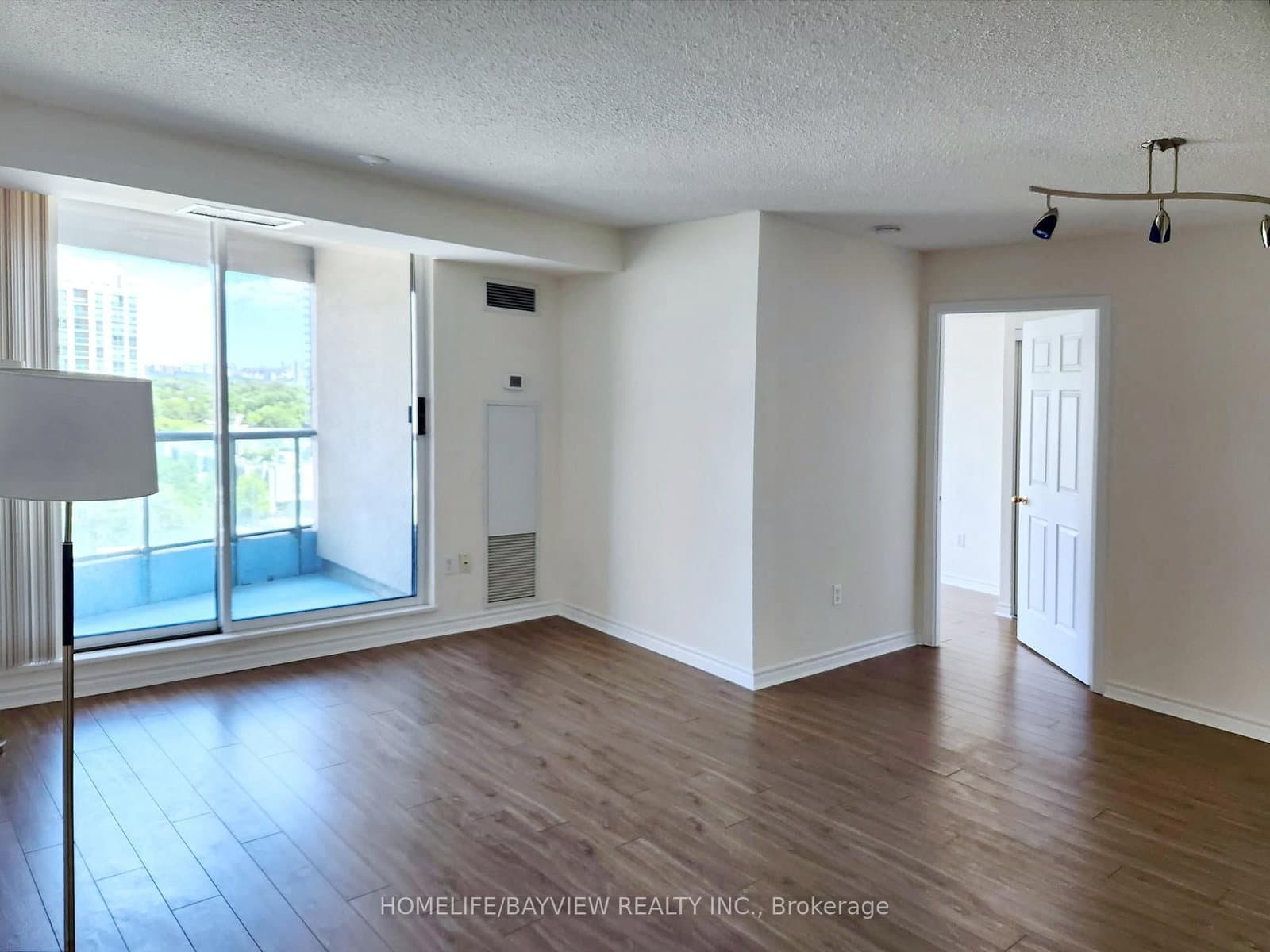 7 Lorraine Drive, Unit 1816 thumbnail 3