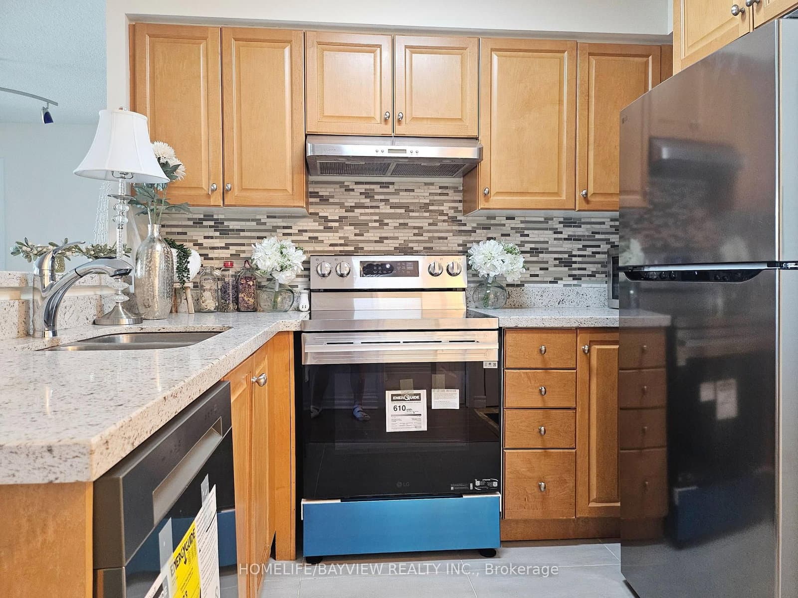 7 Lorraine Drive, Unit 1816 thumbnail 4