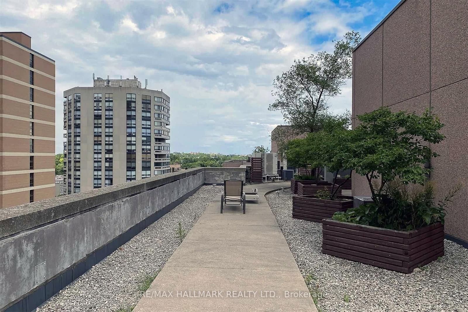 447 Walmer Road, Unit Ph10 thumbnail 14