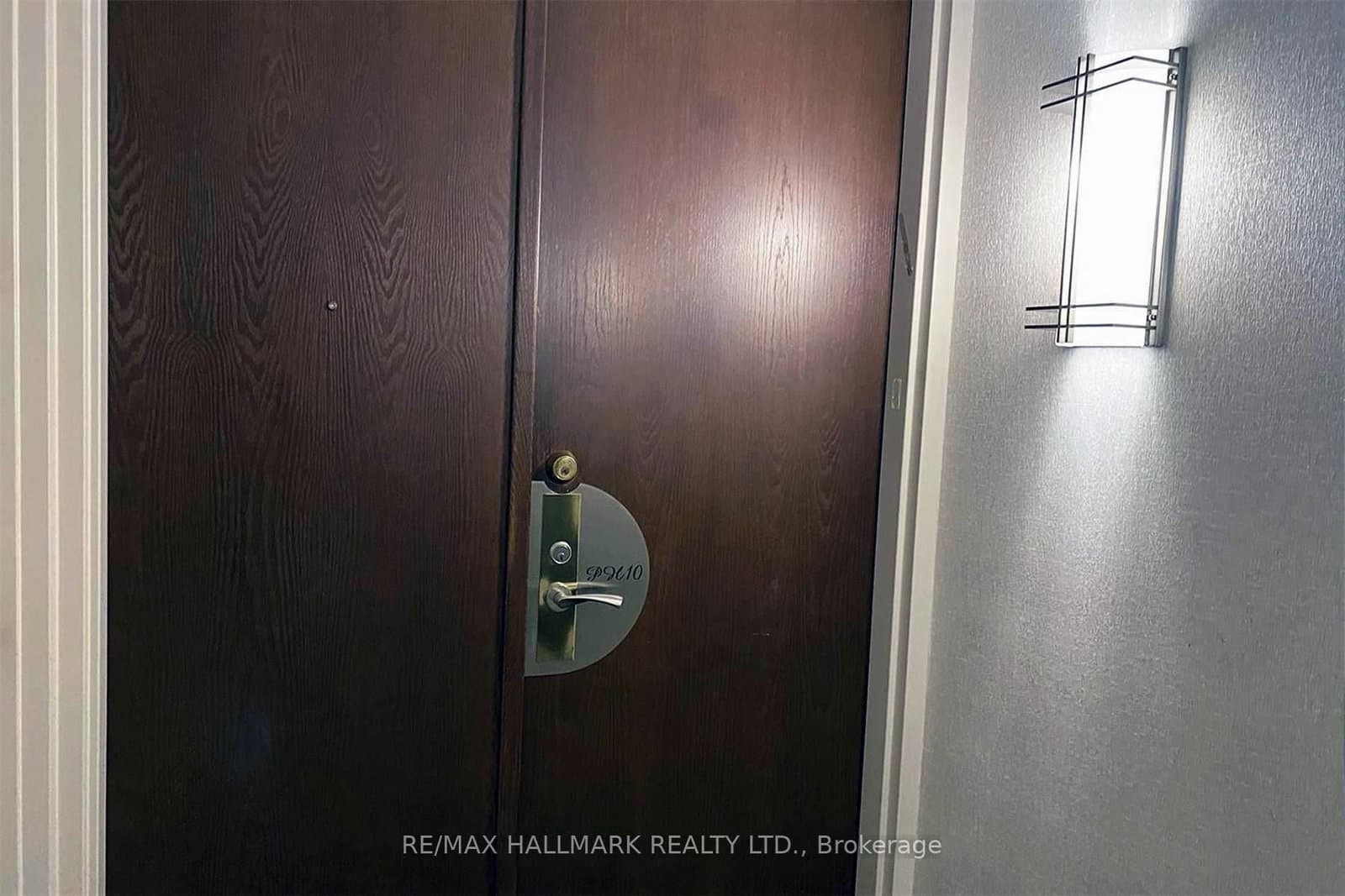 447 Walmer Road, Unit Ph10 thumbnail 4