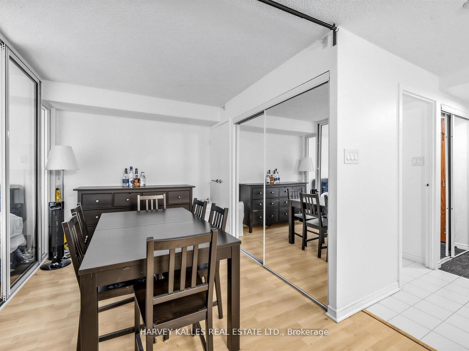 10 Yonge Street, Unit 705 thumbnail 13