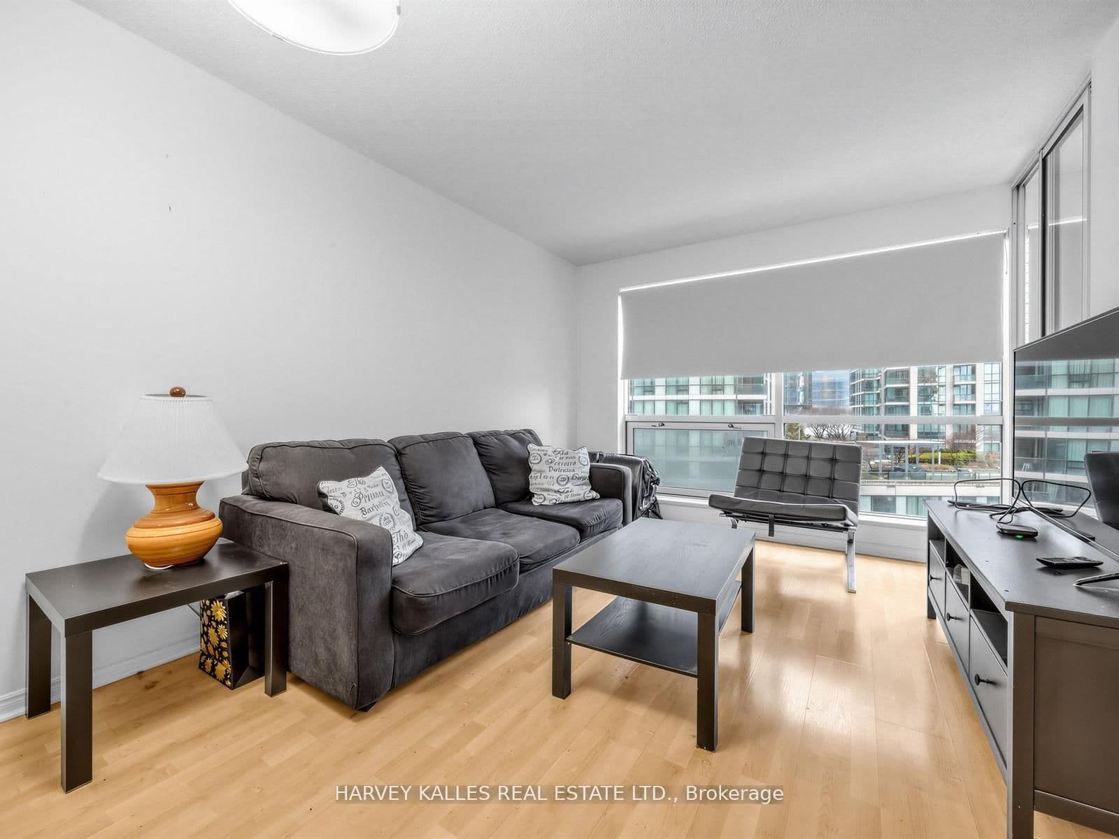 10 Yonge Street, Unit 705 thumbnail 17