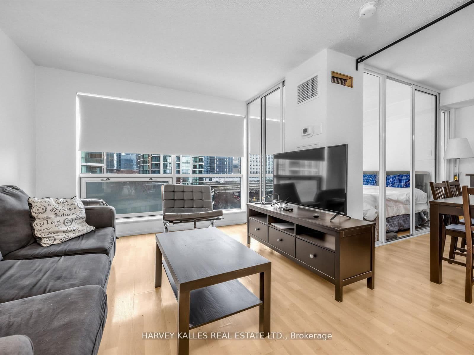 10 Yonge Street, Unit 705 thumbnail 19