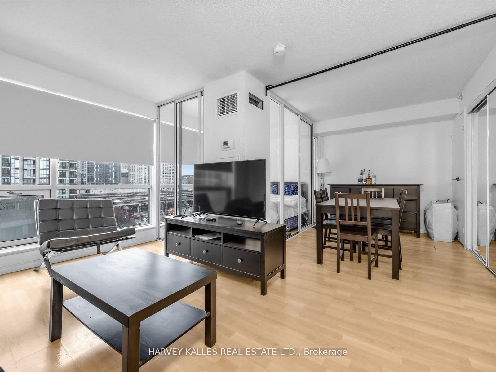 10 Yonge Street, Unit 705 thumbnail 3