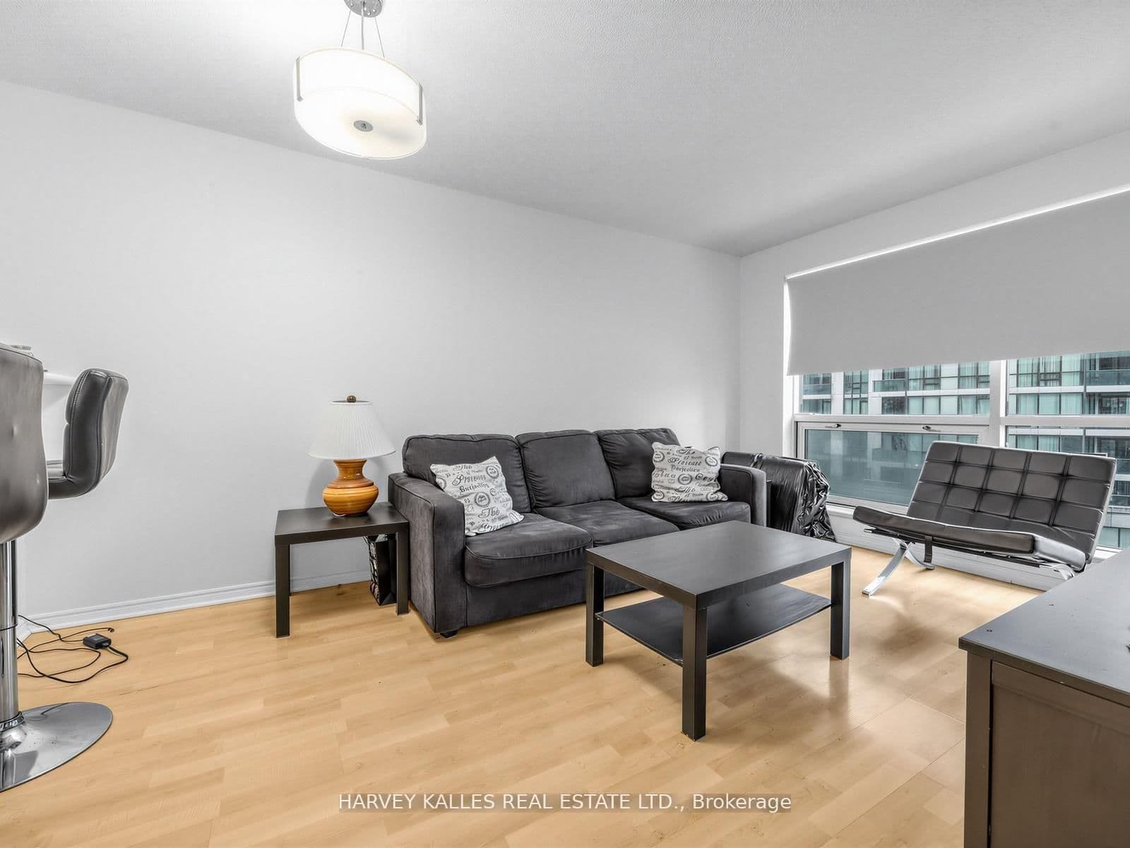 10 Yonge Street, Unit 705 thumbnail 4
