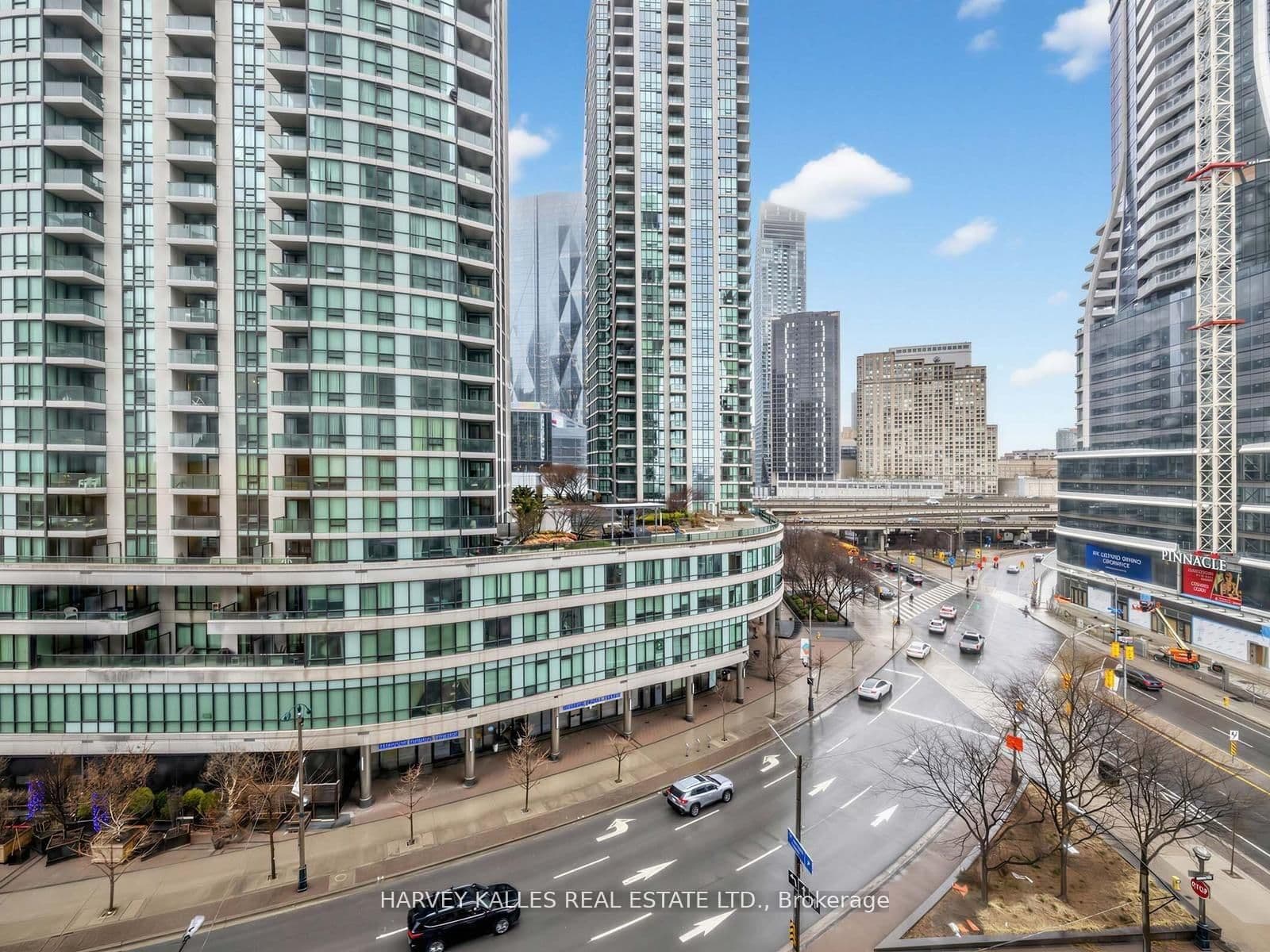 10 Yonge Street, Unit 705 thumbnail 42
