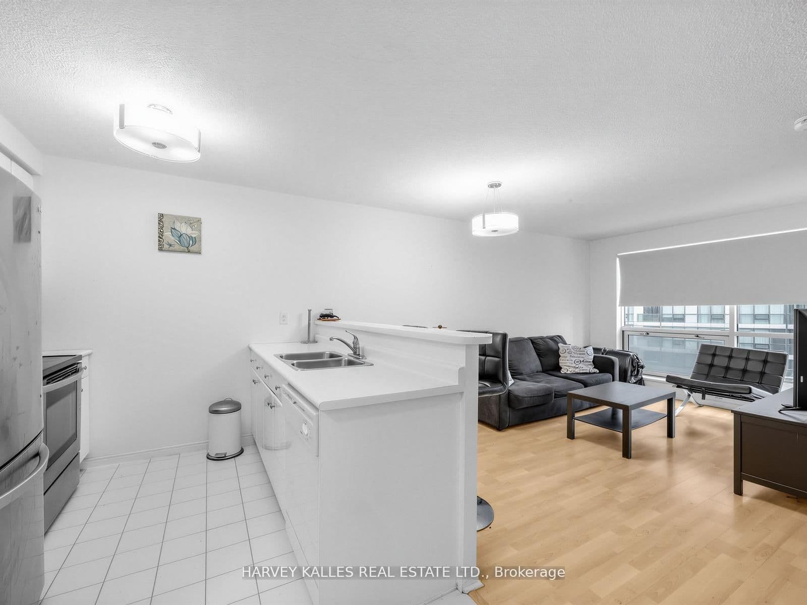 10 Yonge Street, Unit 705 thumbnail 8