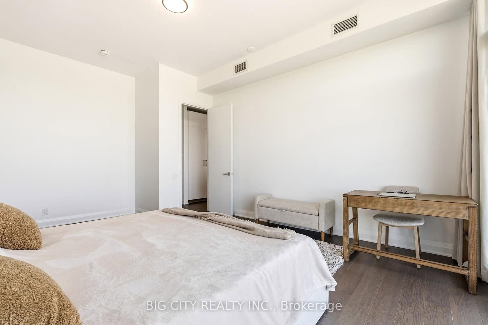 33 Frederick Todd Way, Unit 2002 thumbnail 33
