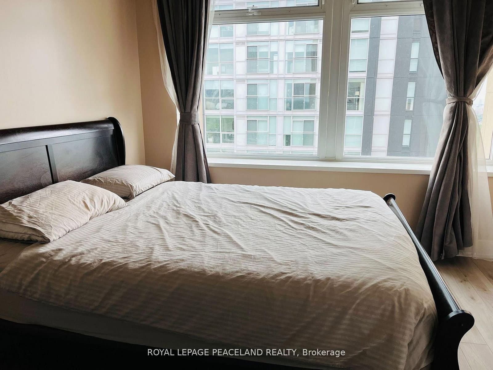 111 St. Clair Avenue W, Unit 1607 thumbnail 15