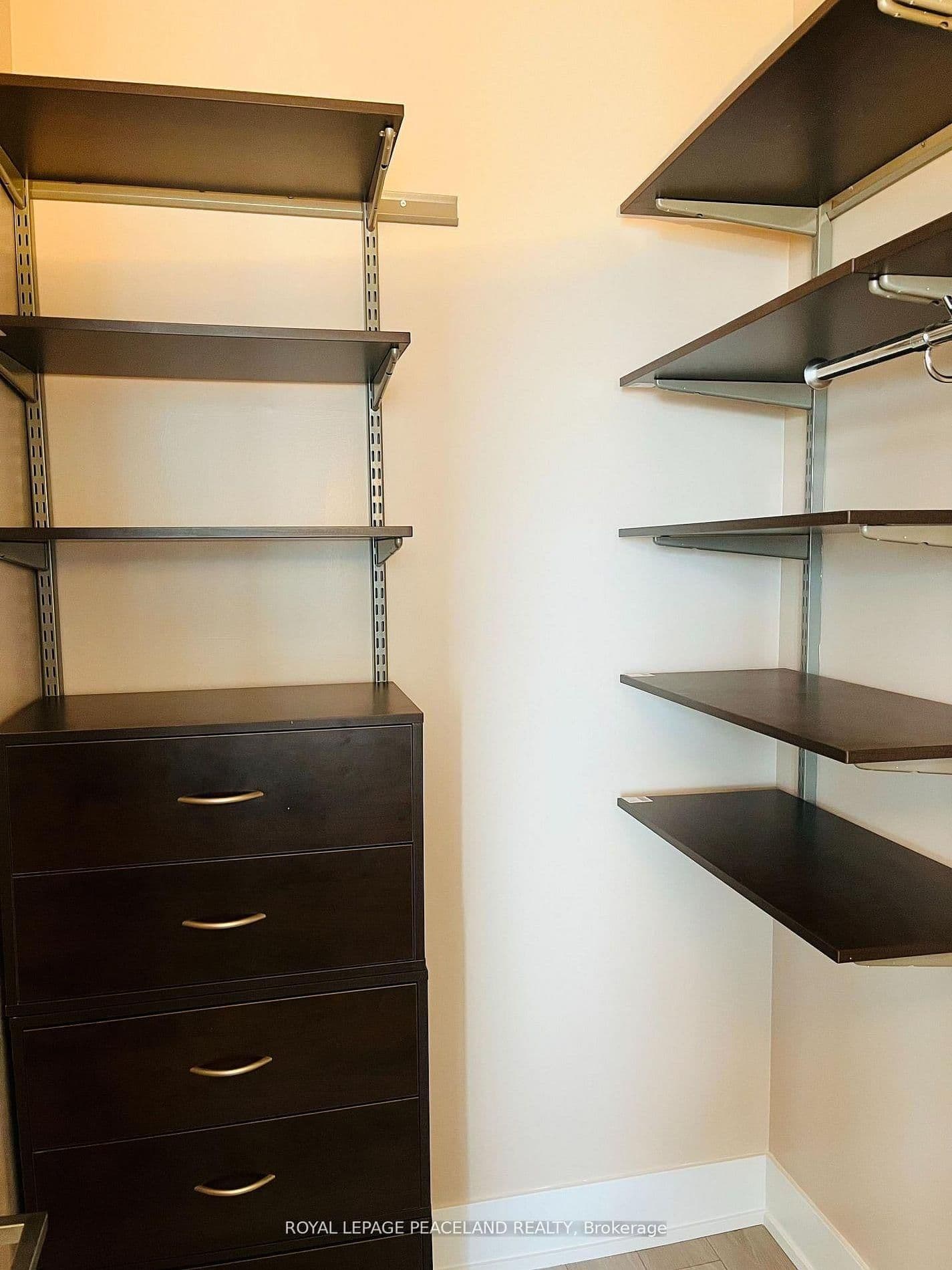 111 St. Clair Avenue W, Unit 1607 thumbnail 16