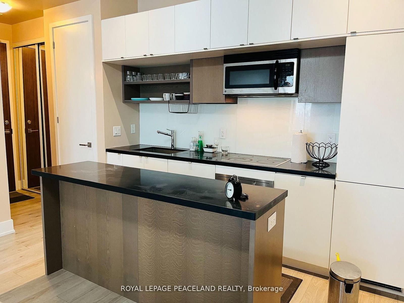 111 St. Clair Avenue W, Unit 1607 thumbnail 7