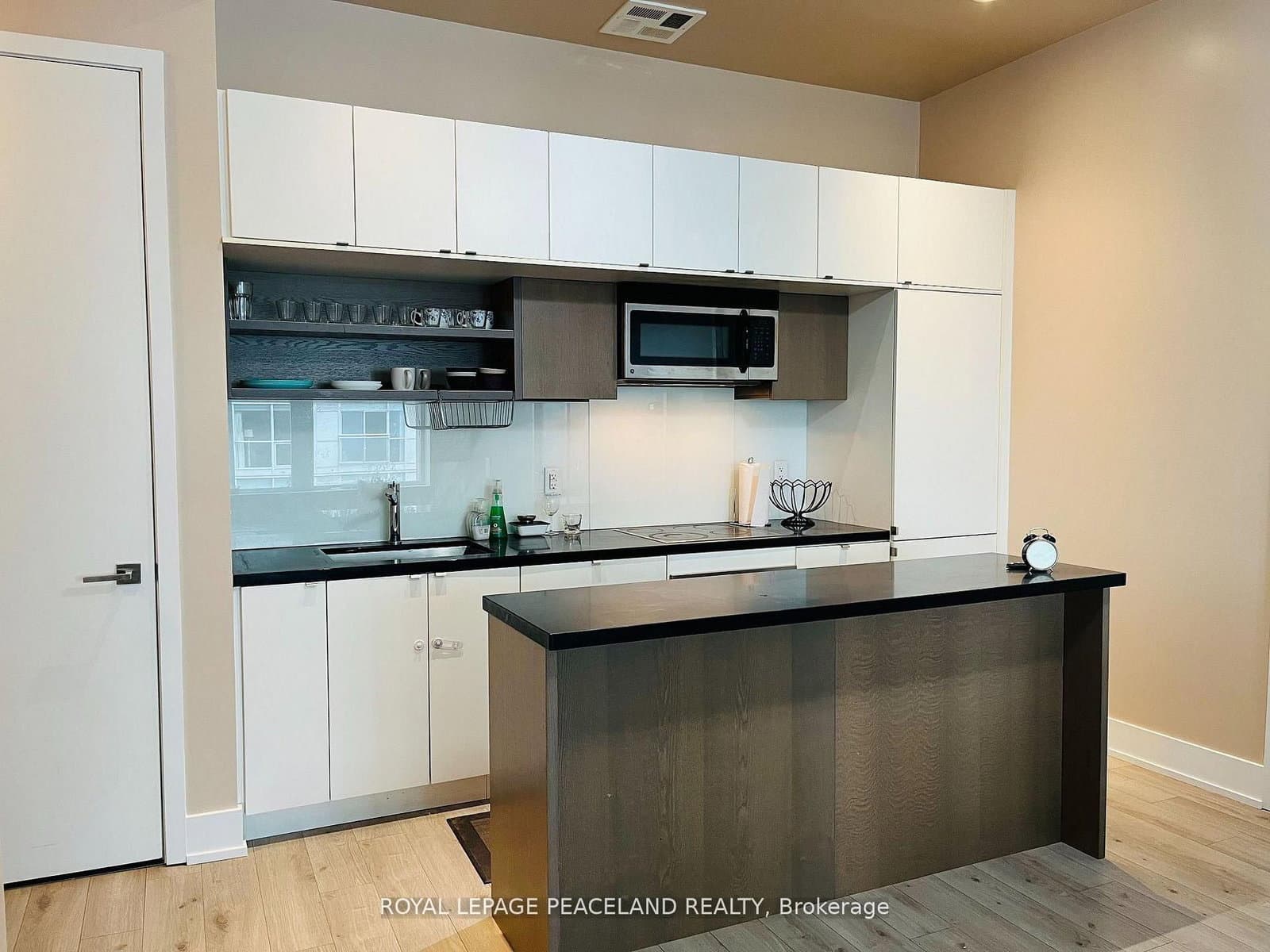 111 St. Clair Avenue W, Unit 1607 thumbnail 9