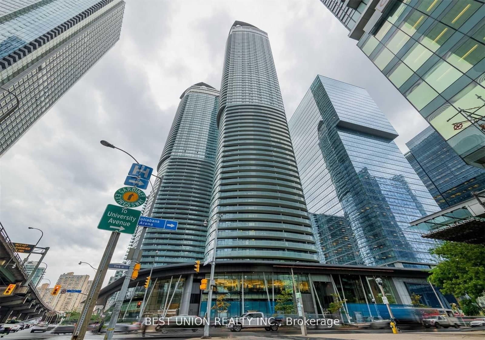 14 York Street, Unit 5706 thumbnail 2