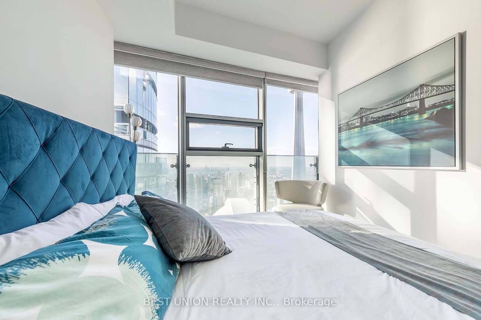 14 York Street, Unit 5706 thumbnail 5