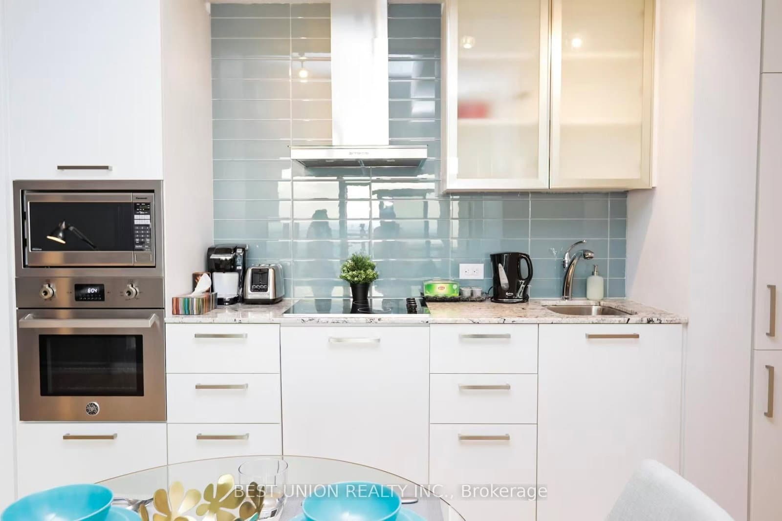 14 York Street, Unit 5706 thumbnail 8