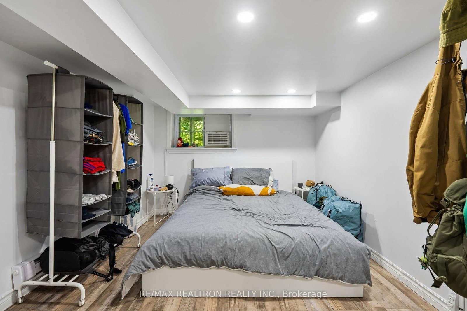 707 Hillsdale Avenue E thumbnail 40
