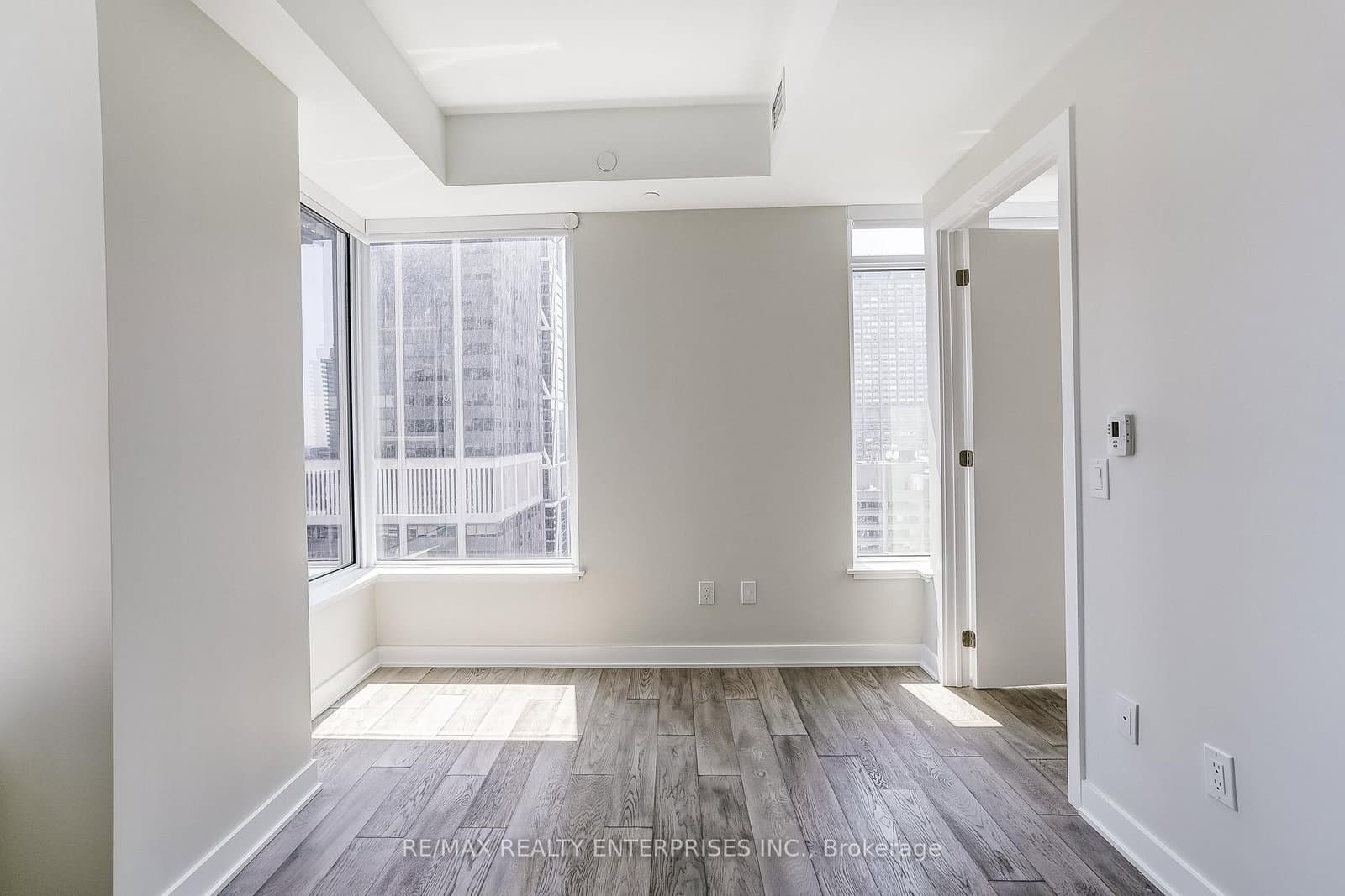 11 Yorkville Avenue, Unit 2409 thumbnail 18