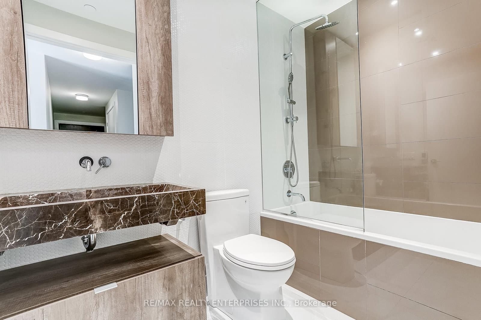 11 Yorkville Avenue, Unit 2409 thumbnail 23