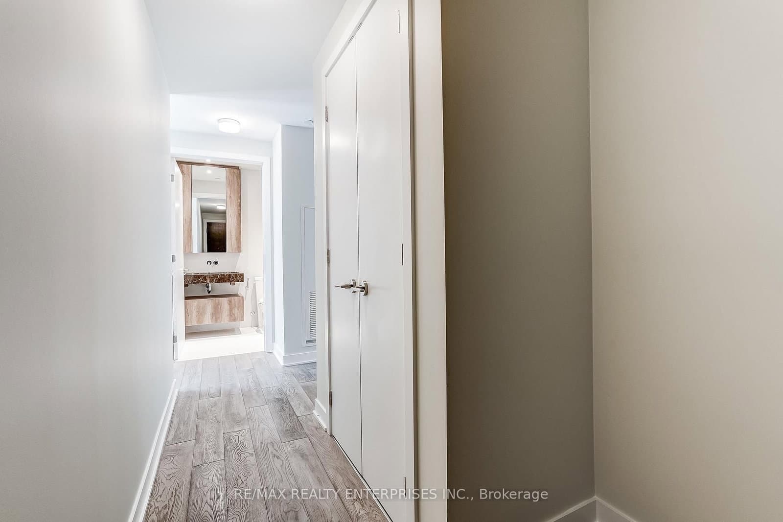 11 Yorkville Avenue, Unit 2409 thumbnail 24