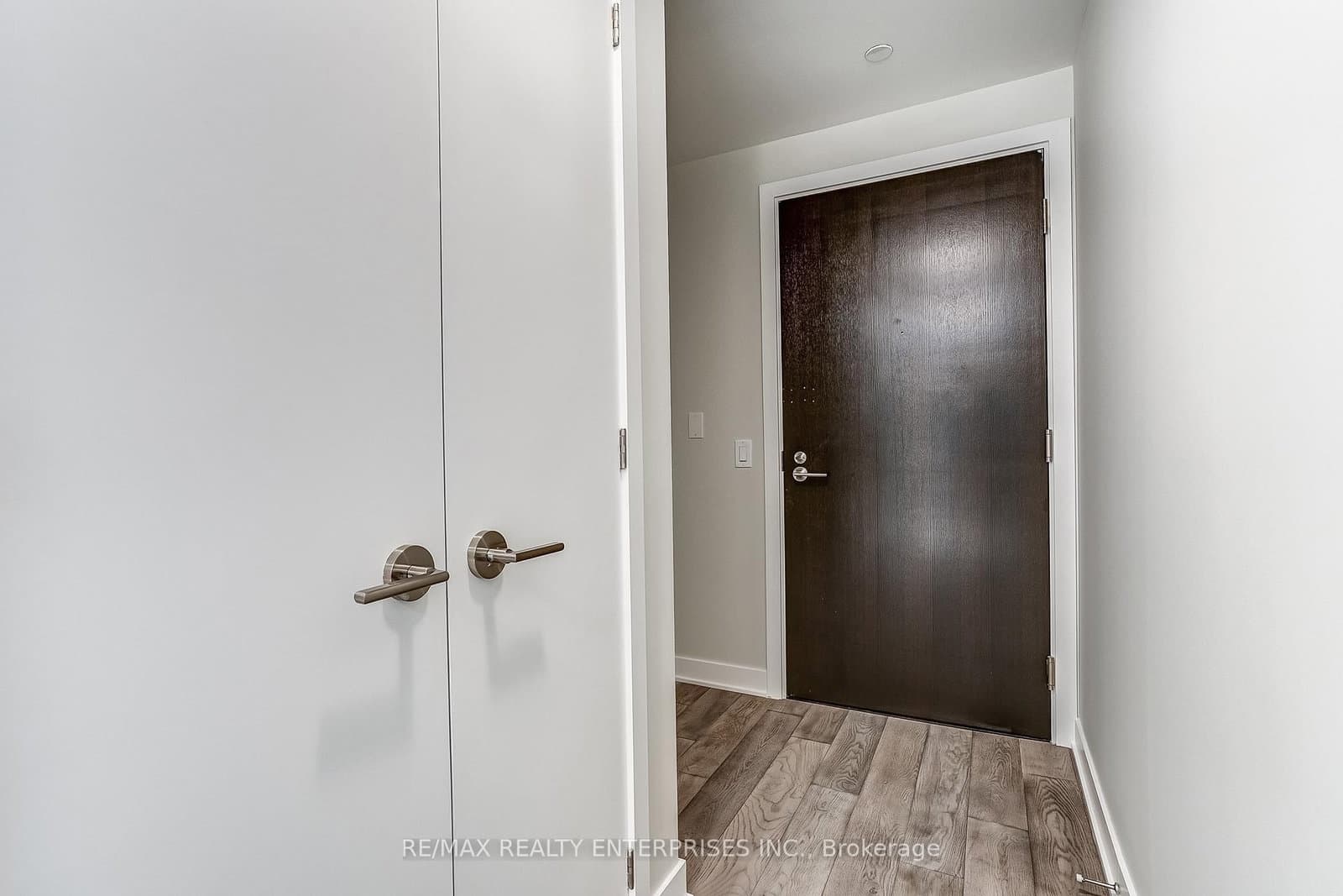 11 Yorkville Avenue, Unit 2409 thumbnail 28