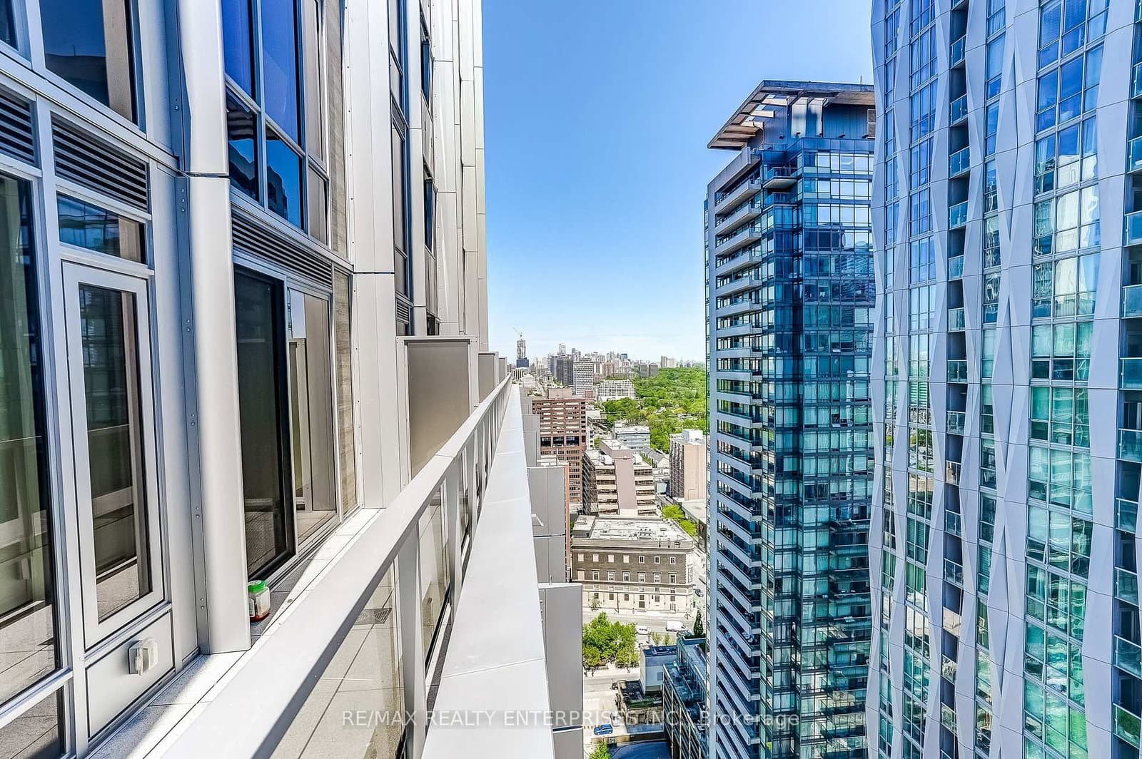 11 Yorkville Avenue, Unit 2409 thumbnail 33