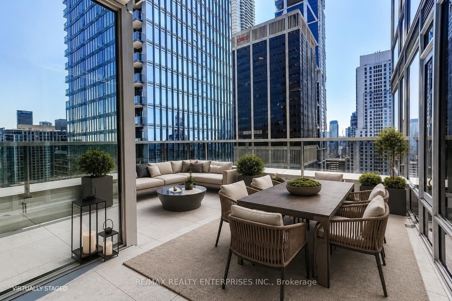 11 Yorkville Avenue, Unit 2409 thumbnail 5